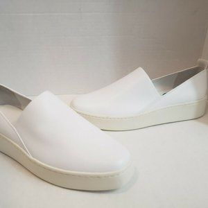 VINCE Sz 7.5 M Saxon Napa Leather Slip On Sneakers